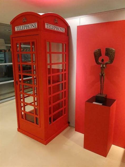 De ideale telefooncel voor op kantoor .